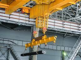 SAFE USE OF OVERHEAD TRAVELLING CRANE